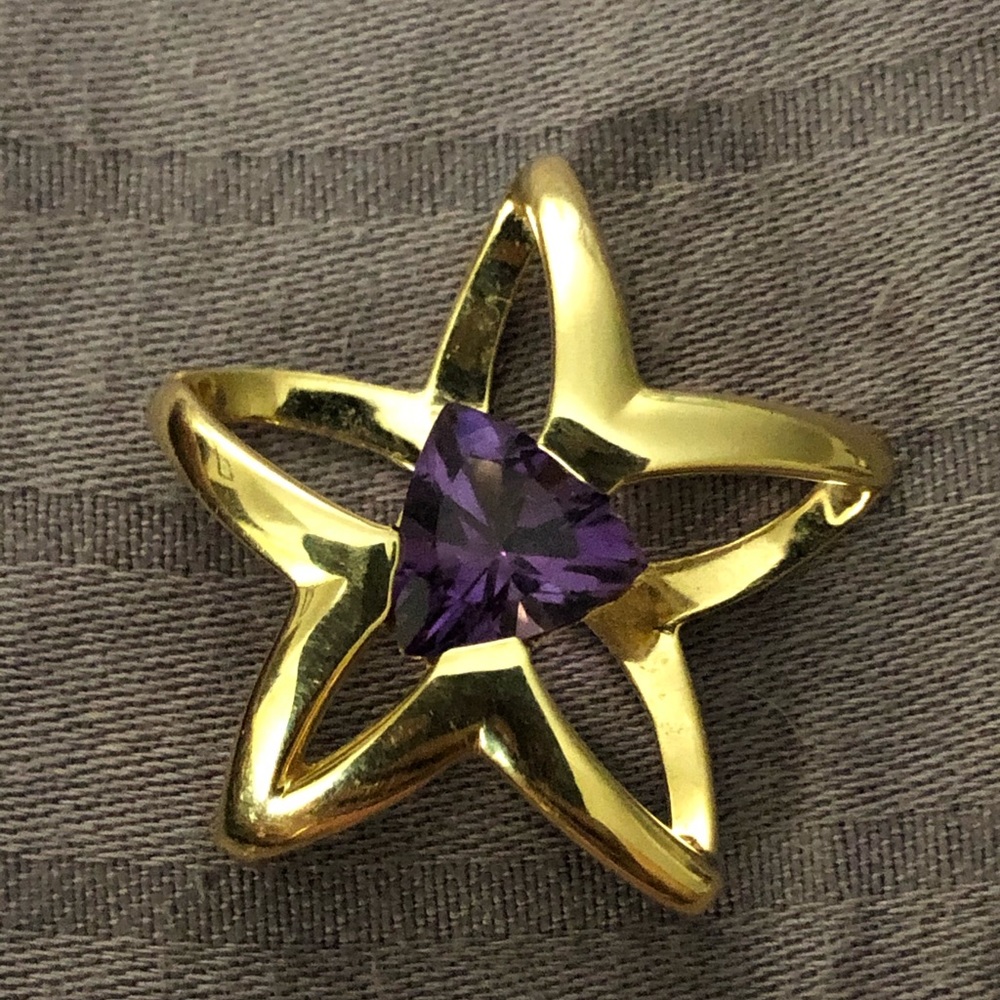 Amethyst yellow gold pendant